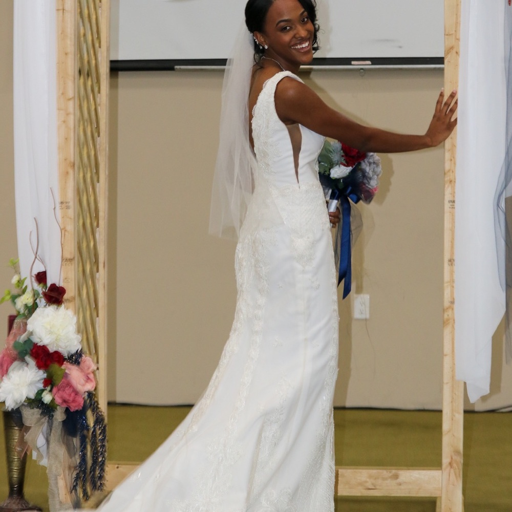 Sottero and Midgley lace wedding dress/ Kleinfeld bridal